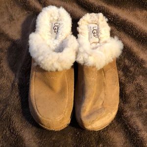 UGG Clogs size USA 4